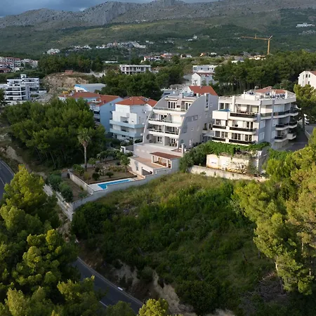 Nala Luxury Podstrana