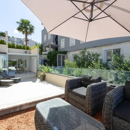 Nala Luxury Ποντστράνα