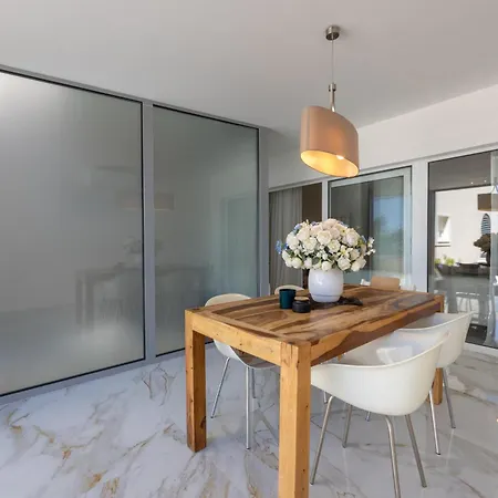 Nala Luxury * Ποντστράνα